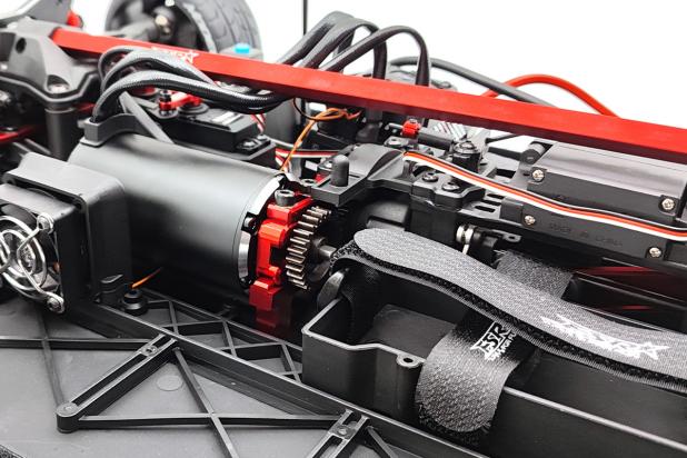 Model GT motor mount and exposed gearing