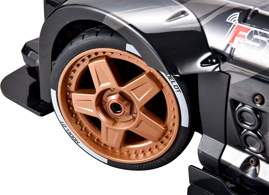 Model DT tires & wheel arches detail